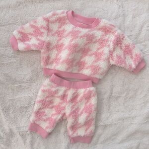 Sherpa Houndstooth Baby Girl Outfit NB Cozy Pink and White
